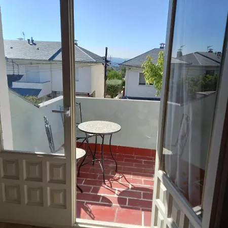 Adosado Con Jardin 3*