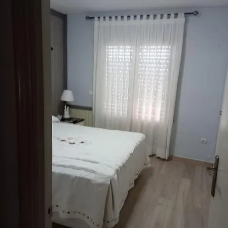 Adosado Con Jardin Cebreros