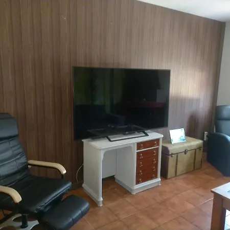 Hotel Adosado Con Jardin