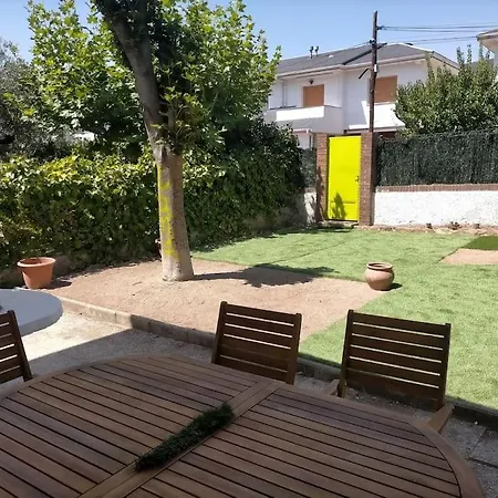 Chalet Adosado Con Jardin Holiday home