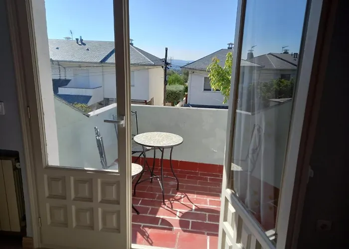 Chalet Adosado Con Jardin 3*