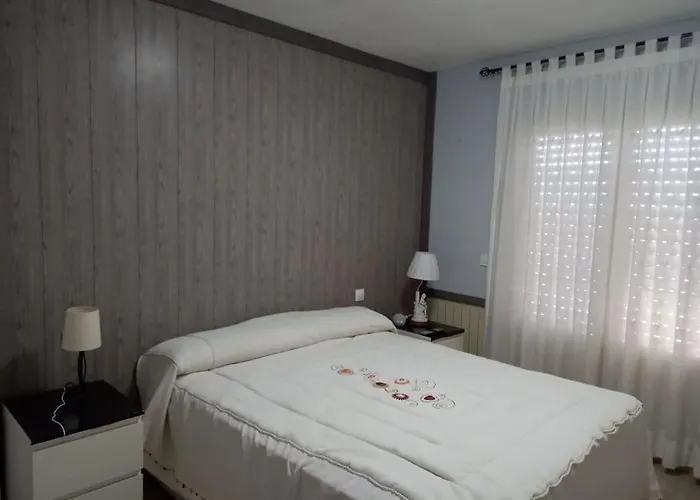 Hotel Chalet Adosado Con Jardin