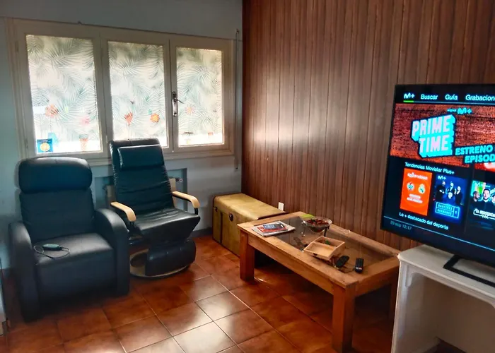 Hotel Chalet Adosado Con Jardin