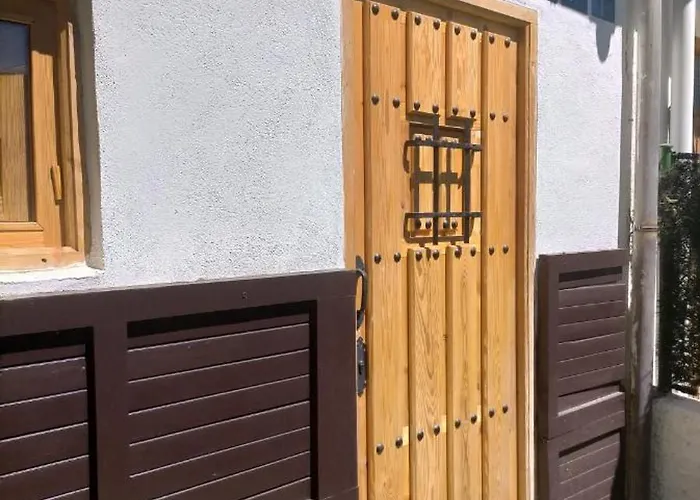 Hotel Chalet Adosado Con Jardin